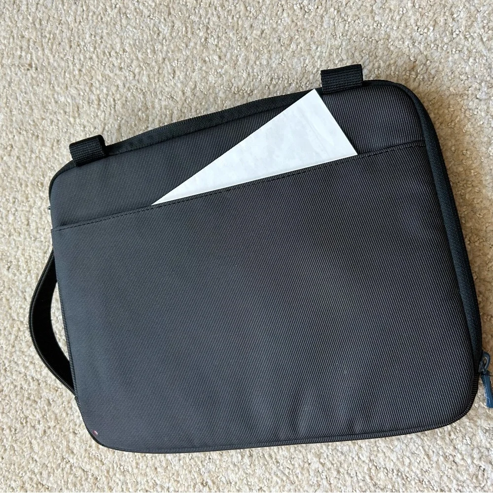 STM Padded Carry Sleeve for tablet SUPER FAST SHIPPING